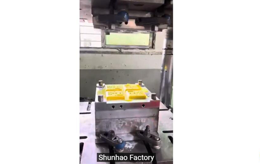قوالب وآلات ضغط مآخذ UF - مصنع Shunhao